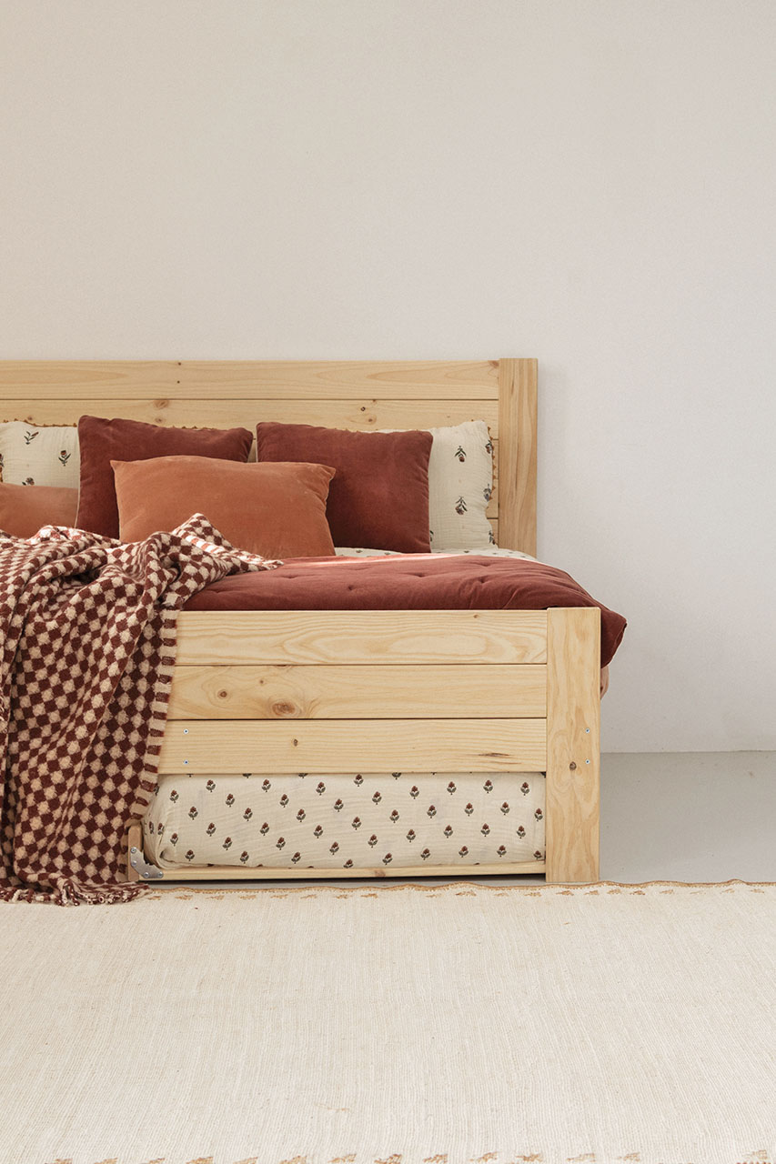 Imagen de ambiente 2 para:Cama doble con arrastre nido de madera maciza